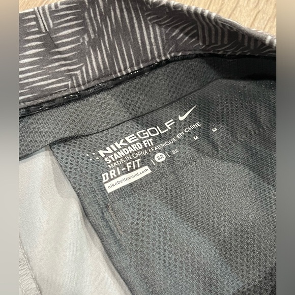Nike Golf Dri-Fit 32W Geometric Camo Performance Shorts Wicking Classic EUC - Picture 4 of 8